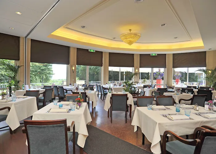 Fletcher Parkhotel Val Monte Hotell 4*